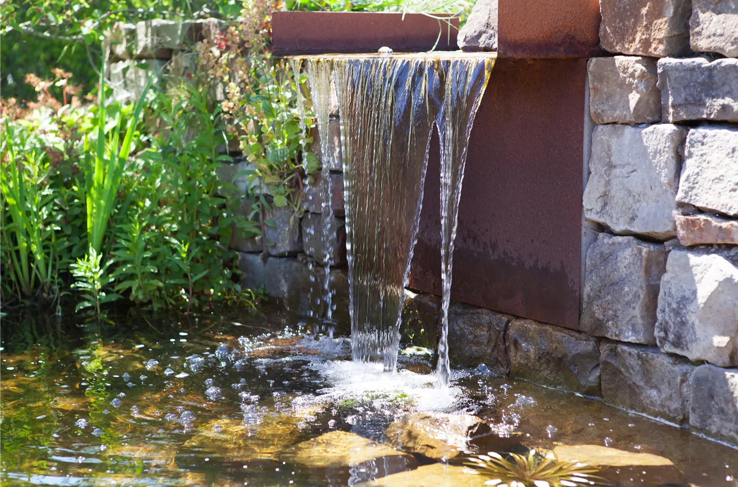 Ein Hauch von Luxus: Der Whirlpool im eigenen Garten